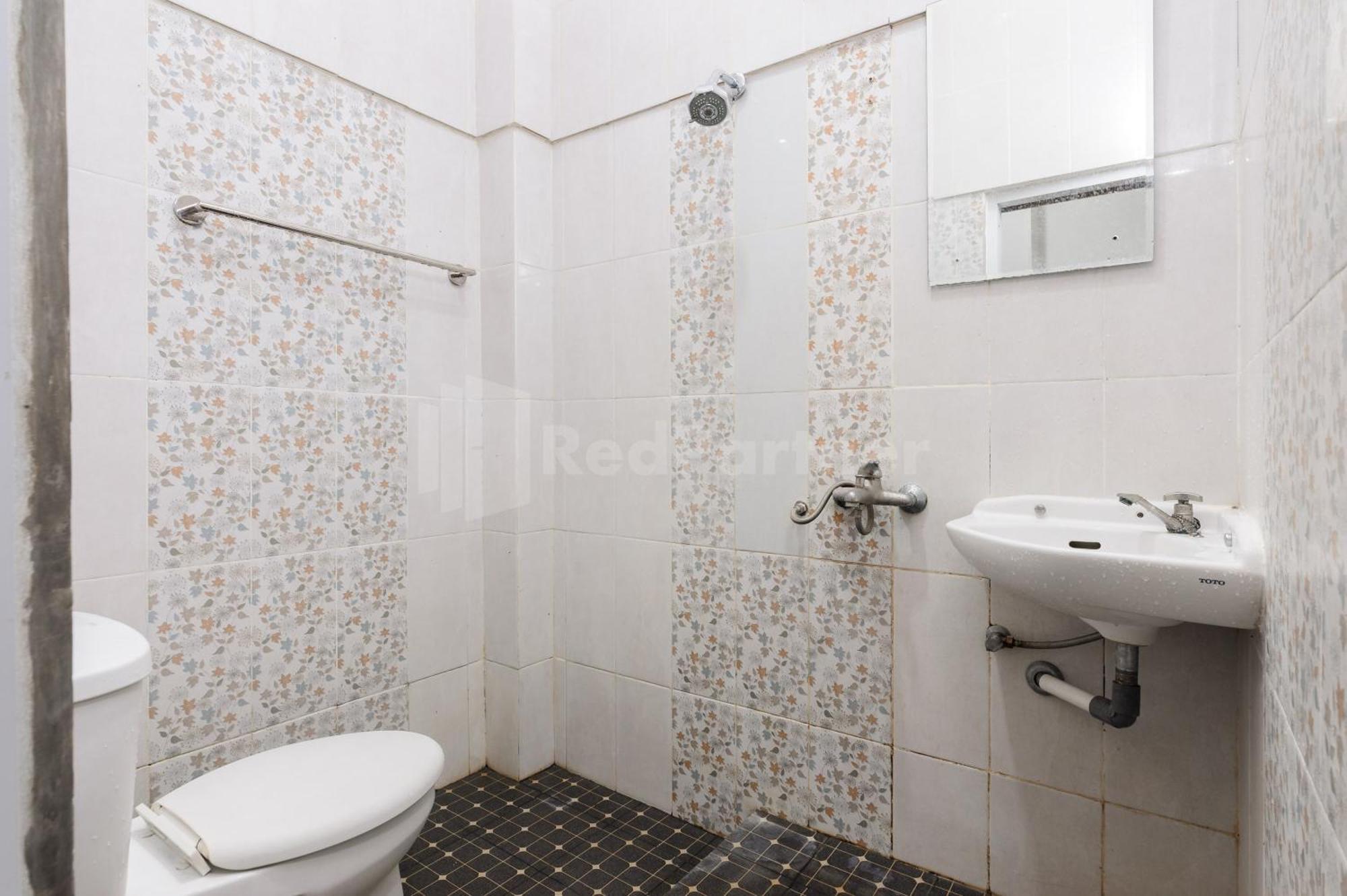 Ian Hotel Jaksa Mitra Reddoorz Jakarta Exterior foto