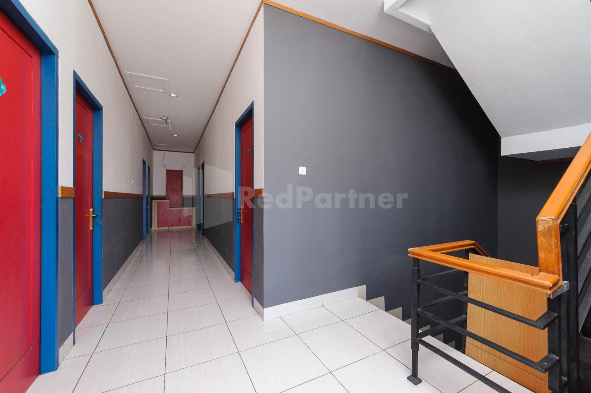 Ian Hotel Jaksa Mitra Reddoorz Jakarta Exterior foto